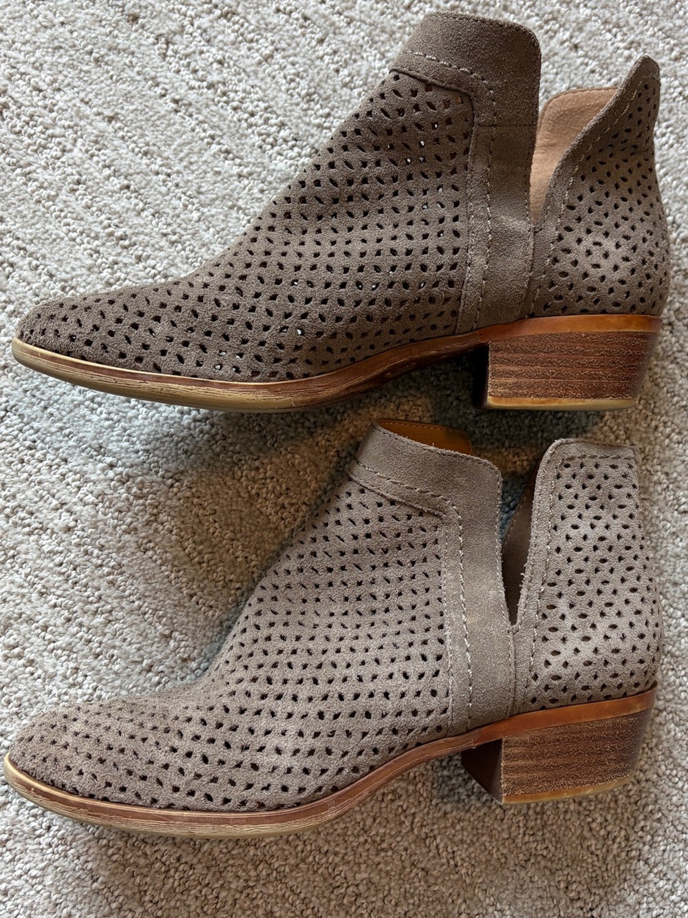 Lucky Brand Braylie Perforated Suede Ankle Booties size 7.5